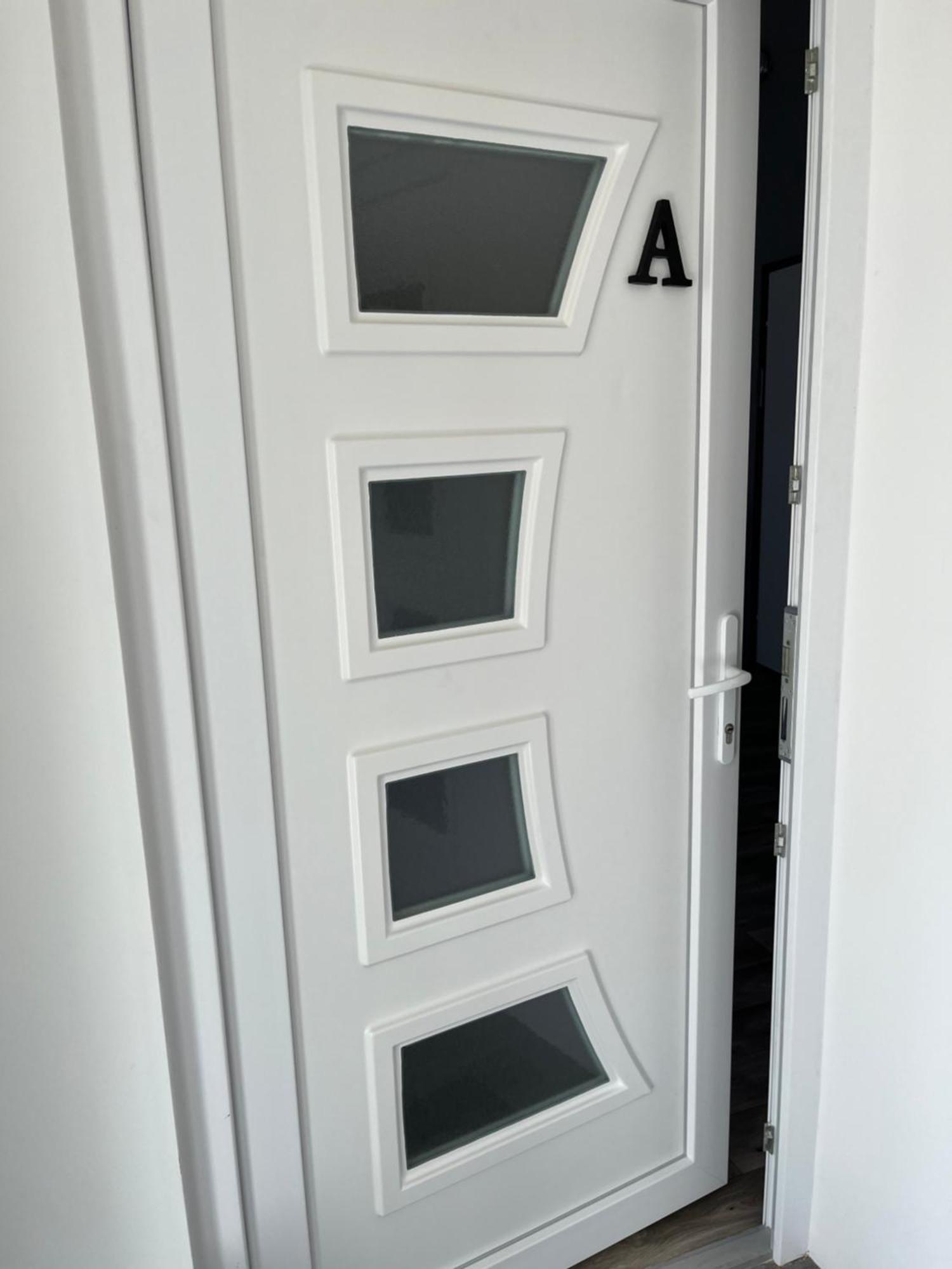 Centr00M Apartman Dunafoldvar Kamer foto